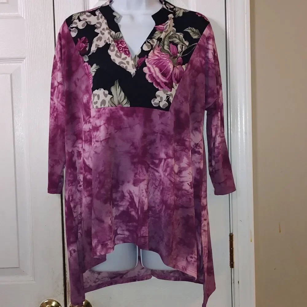 Honeyme purple tie dye hi low 3/4 length sleeve top Sz S